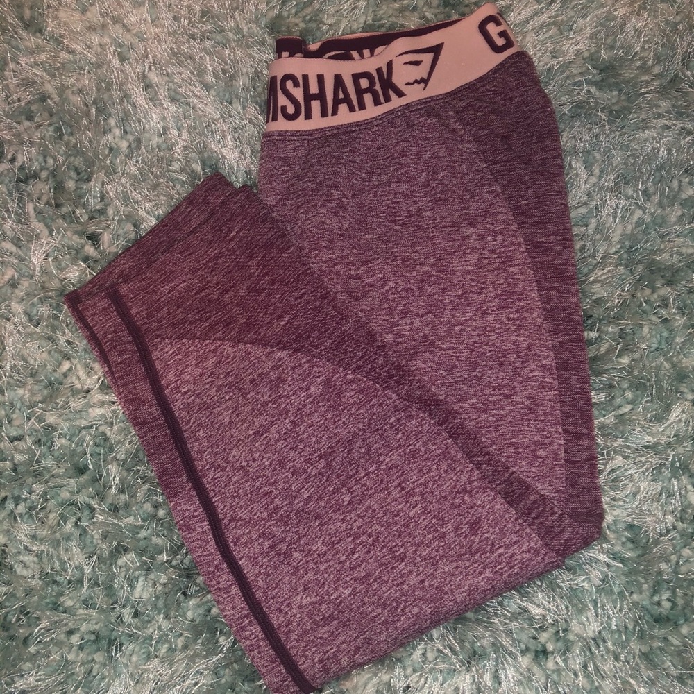 SOLD ❌ gymshark cropped flex leggings